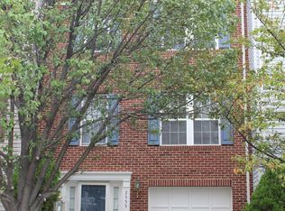 2555 Chase Wellesley Dr, Herndon, VA 20171