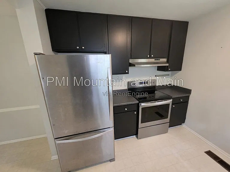 4 Erwin Dr — Photo 15