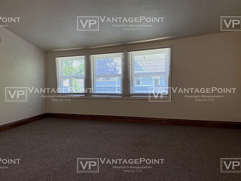 220 S Maple Ave — Photo 9
