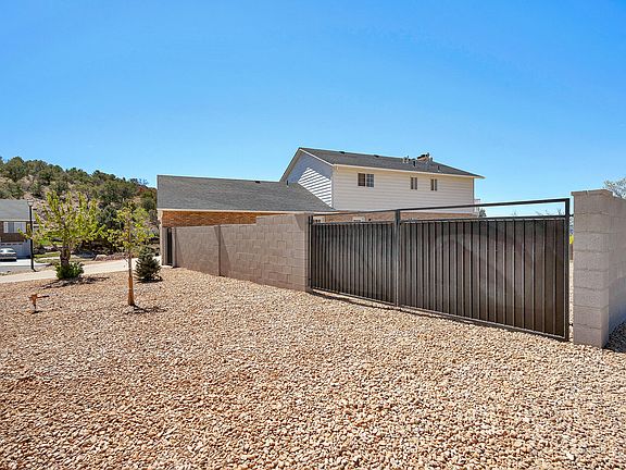 4th image of 763 E Fiddlers Canyon Rd