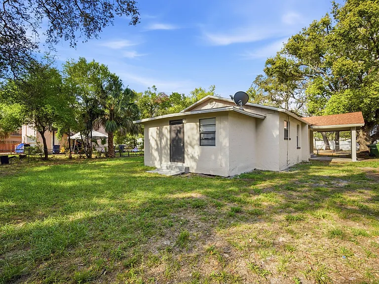 10019 N Jasmine Ave — Photo 19