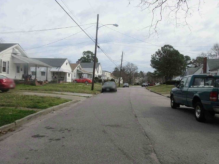 2nd image of 3500 Buckingham St