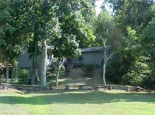 1445 Wolf Hollow Rd, Manitou, KY 42436