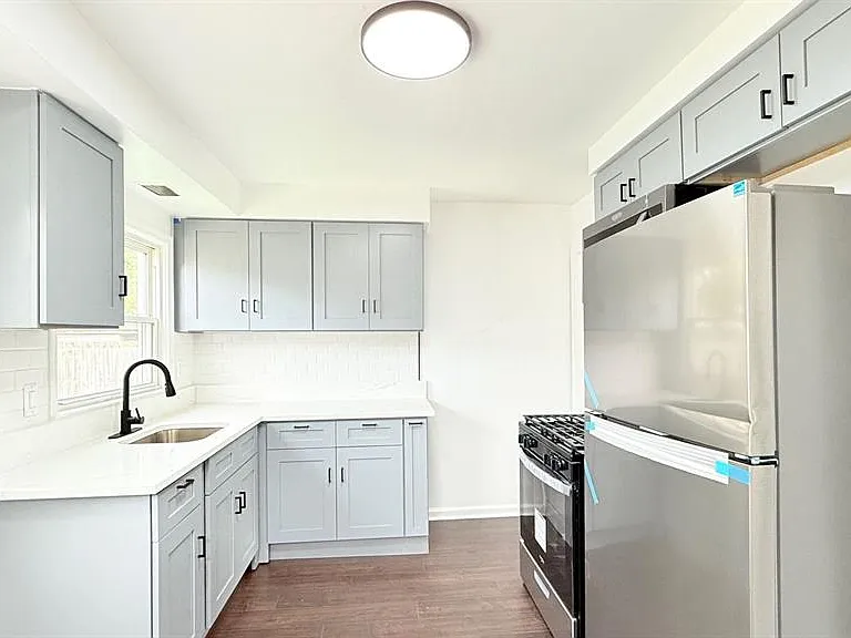 311 Amherst St — Photo 13