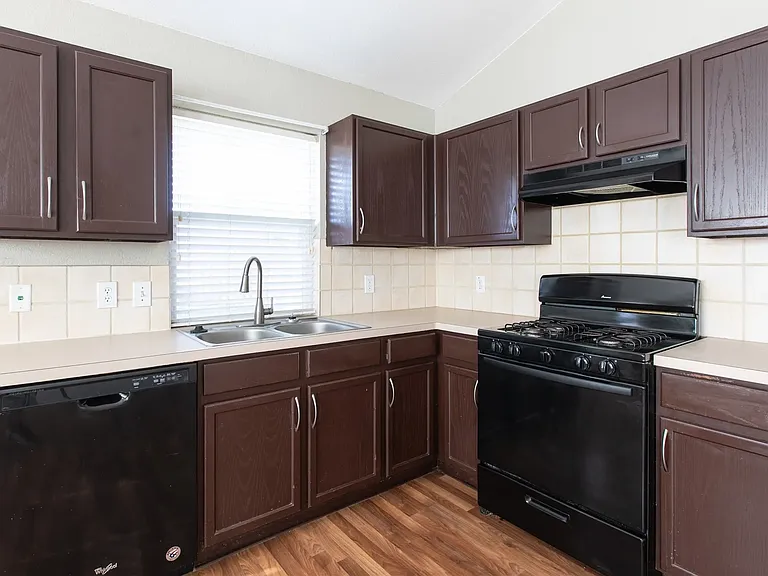 9005 Boone Dr — Photo 16