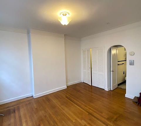 3rd image of 567 2nd Ave APT 3