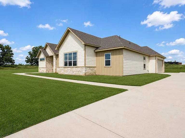 211 Vaughn Ln — Photo 36