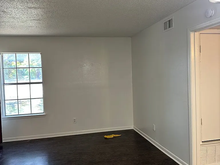 400 Johnson Dr — Photo 27