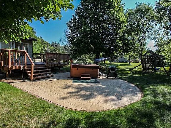 3rd image of 9142 175th Ln NW