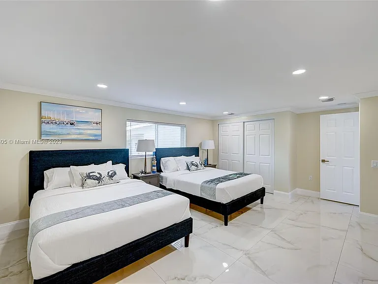 1109 Hollywood Blvd — Photo 15