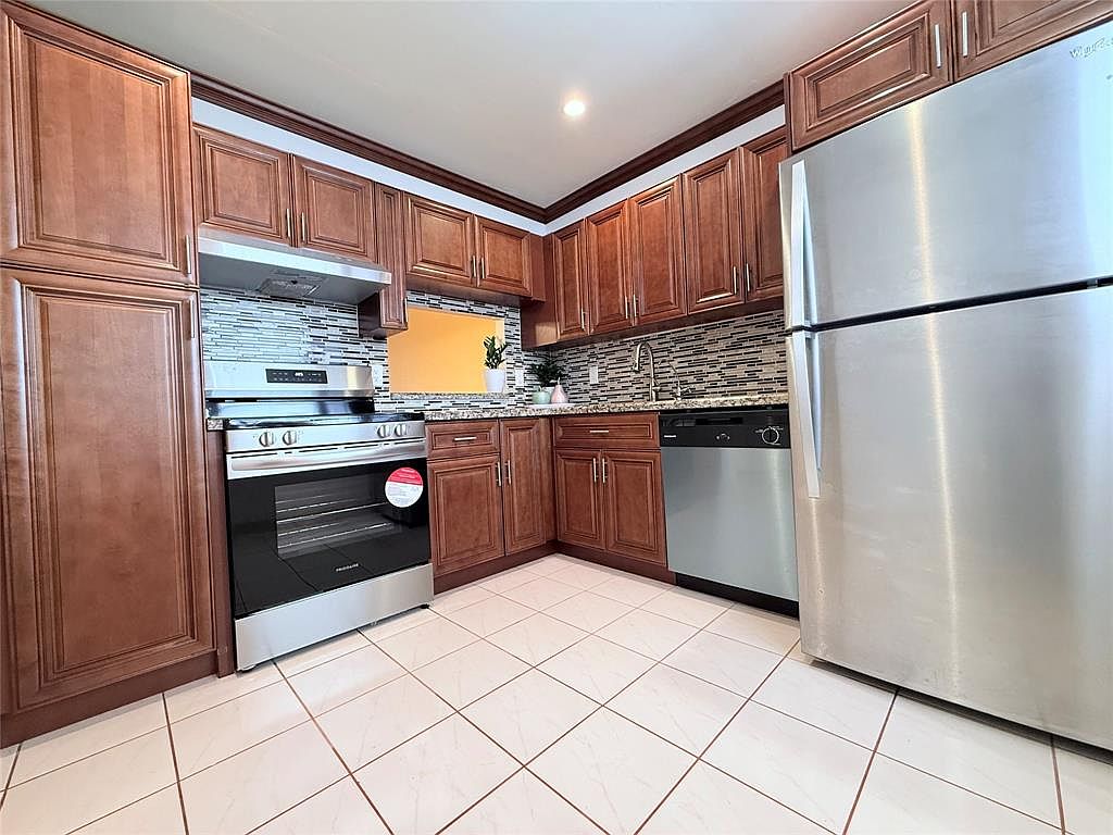 3090 Holiday Springs Blvd #301