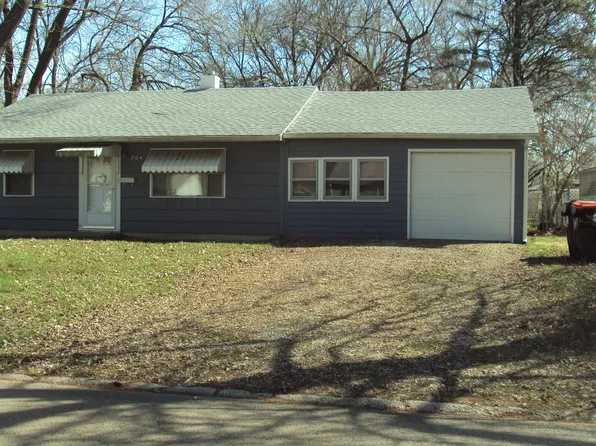 704 Illinois Dr, Rantoul, IL 61866