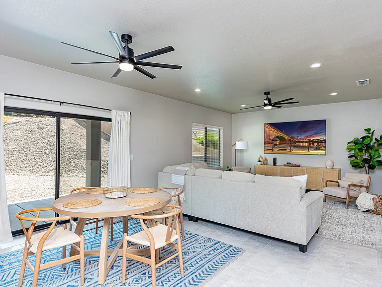 3650 Parkview Dr — Photo 31