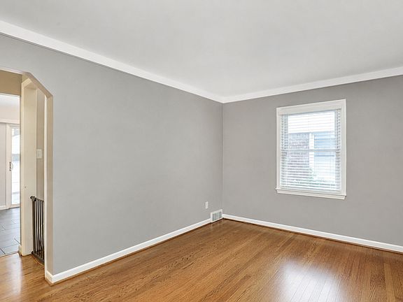 4th image of 2125 Dallas Ave