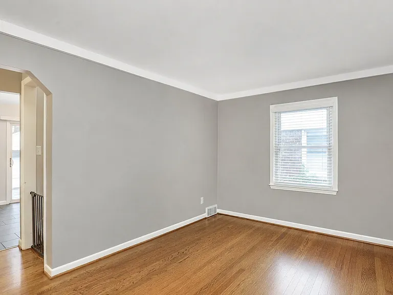 2125 Dallas Ave — Photo 4