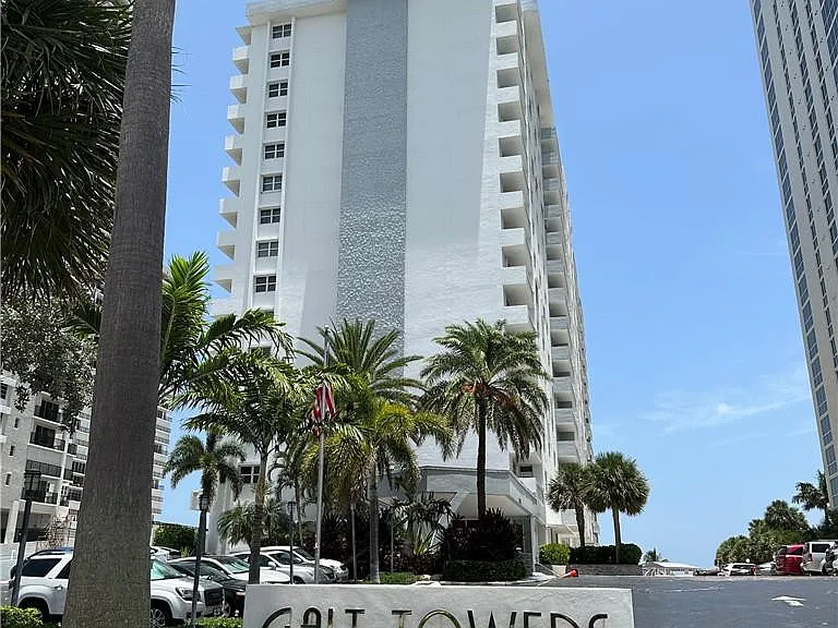 4250 Galt Ocean Dr #9F — Photo 2