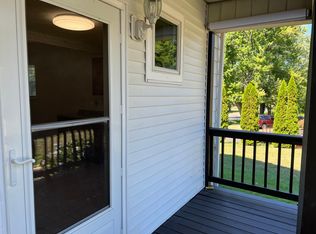 871 Ridge Rd, Ontario, NY 14519