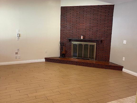3rd image of 1538 Zara St