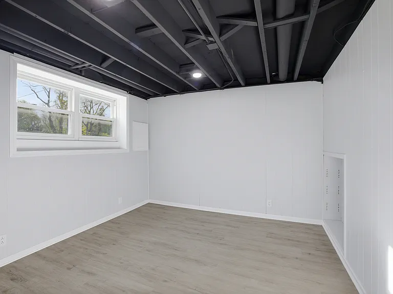 915 Mayfield Dr — Photo 24