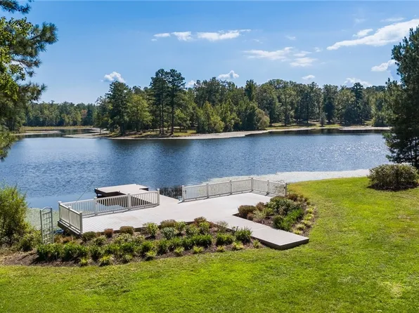 9601 Easy St, Disputanta, VA 23842