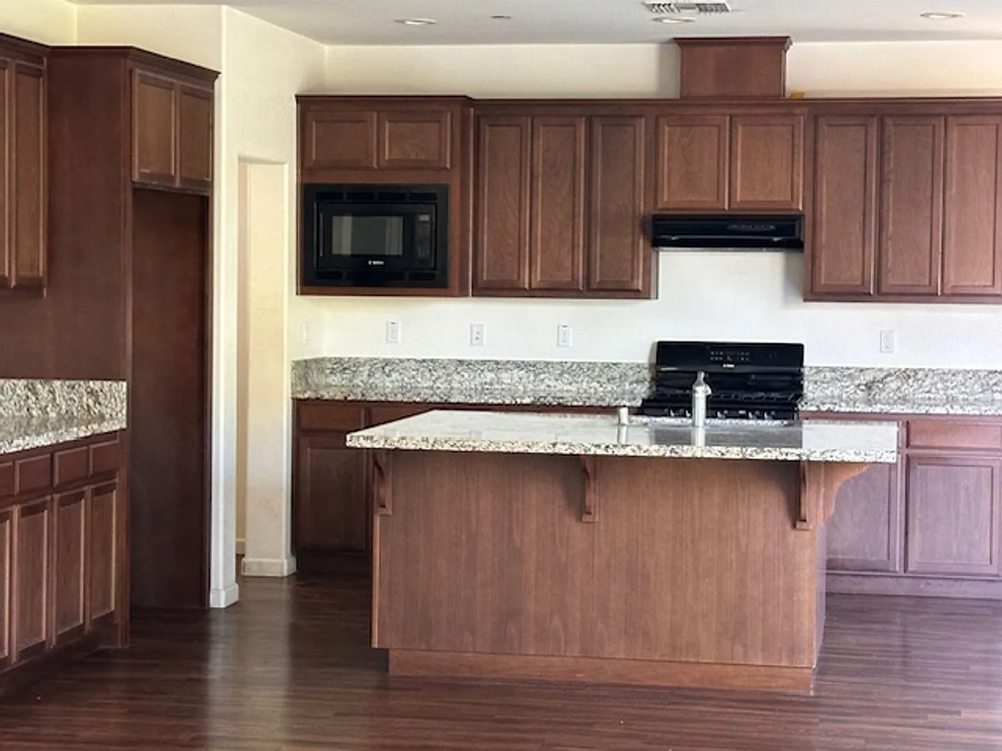 $500.00 off first full months rent - Beautiful home in River Island — Photo 4