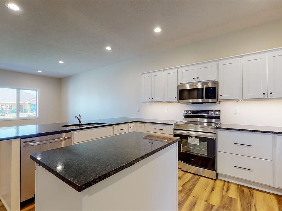 2nd image of 455 7th Ave