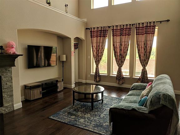 5th image of 1313 Solana Dr