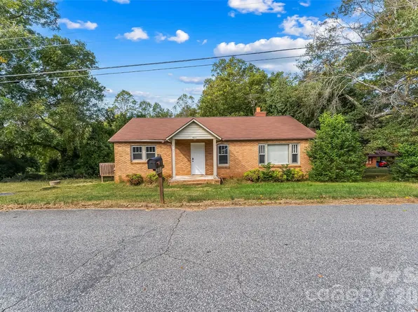 4681 Charlotte St, Conover, NC 28613