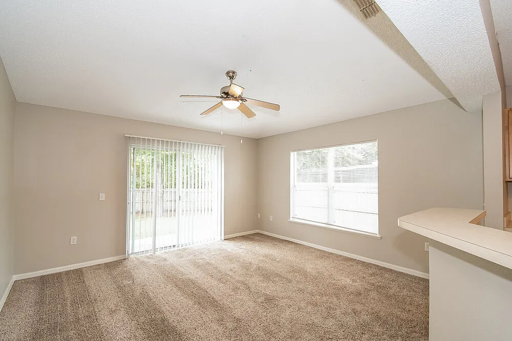 4 bed, 2.0 bath, 1874 sqft, $2,065 — Photo 2