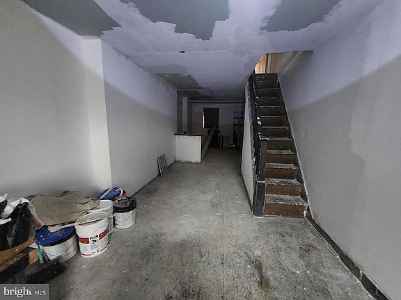 3rd image of 409 S Pulaski St