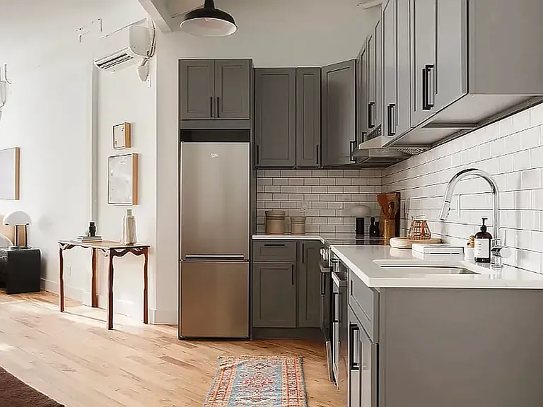 239 Banker St #2M — Photo 5