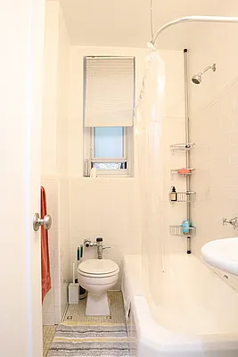 Sold by Row Real Estate LLC | media 9