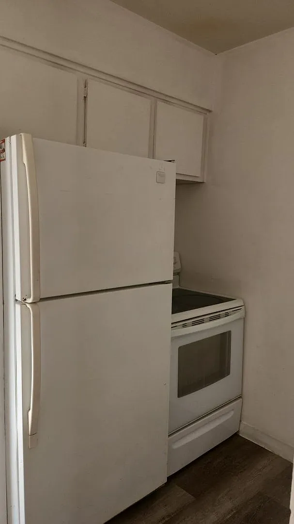 Affordable Apartment Living in Prime Cleveland Location! — Photo 4