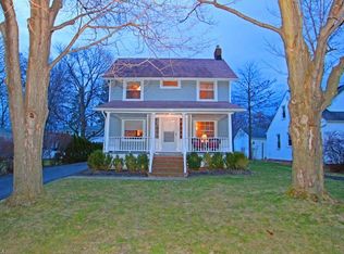 1629 Edgefield Rd, Lyndhurst, OH 44124