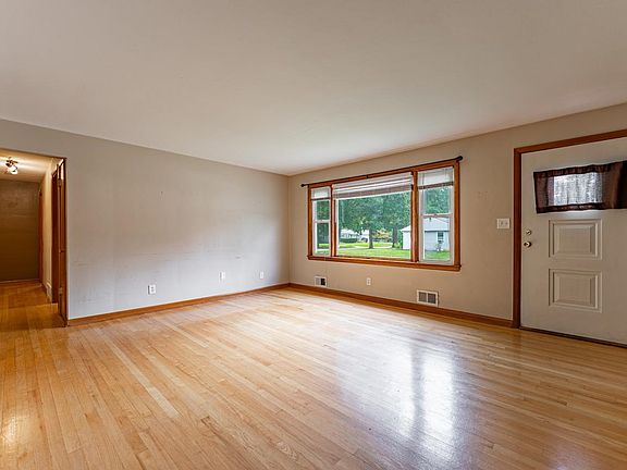 4th image of 3120 Barrington Pl