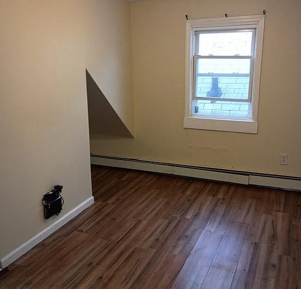 253 S 8th St — Photo 2