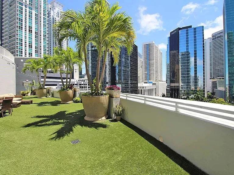 1250 S Miami Ave #802 — Photo 35