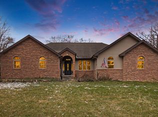 2937 Heeney Rd, Stockbridge, MI 49285