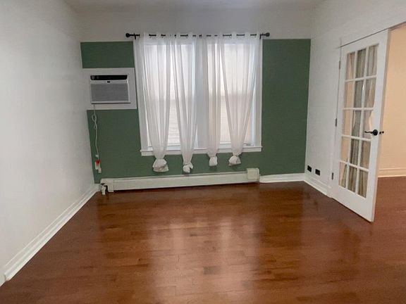 3rd image of 276 Logan Ave Floor 2