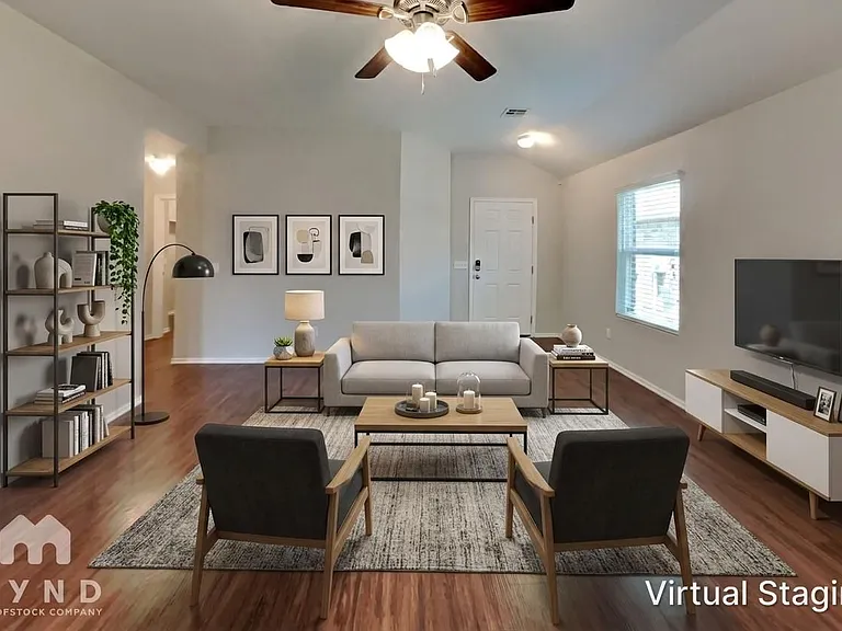 1724 Lanesboro Dr — Photo 2