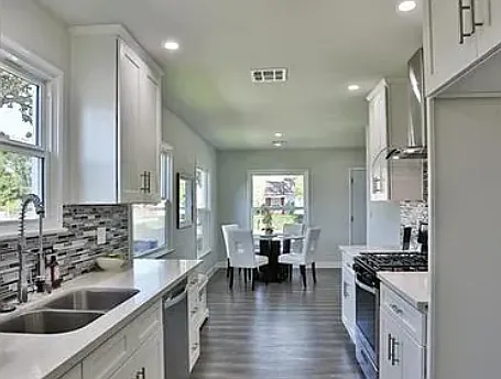 6731 Rubio Ave — Photo 9