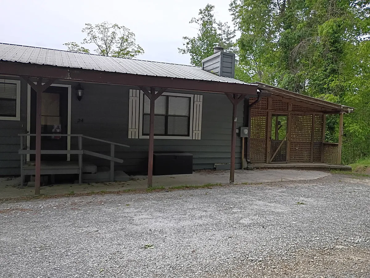 Building Photo - 24 Dogwood Ln