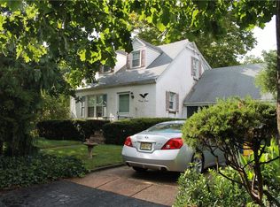28 2nd St, Old Bridge, NJ 08857