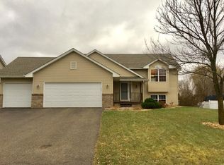 828 Deer Field Rd, Watertown, MN 55388
