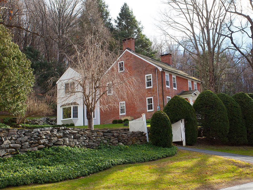2nd image of 165 Gaylord Rd