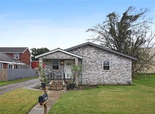 122 E Damour St, Chalmette, LA 70043