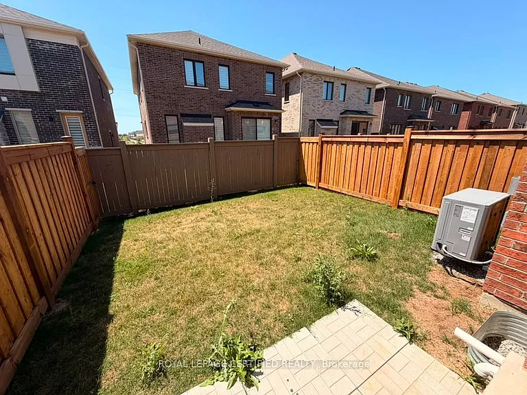 1514 Moira Cres — Photo 15