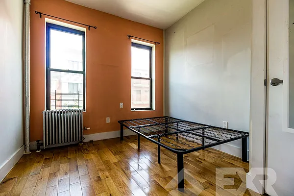 Rented by EXR | media 3