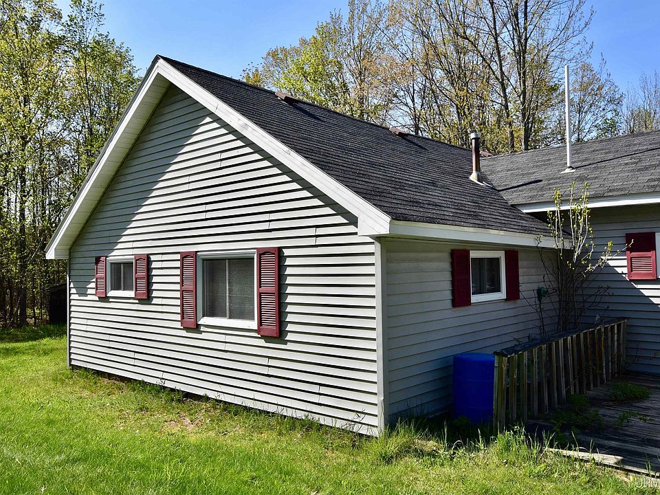 21766 Lower Skanee Rd, Skanee, MI 49962 | MLS #50116287 | Zillow