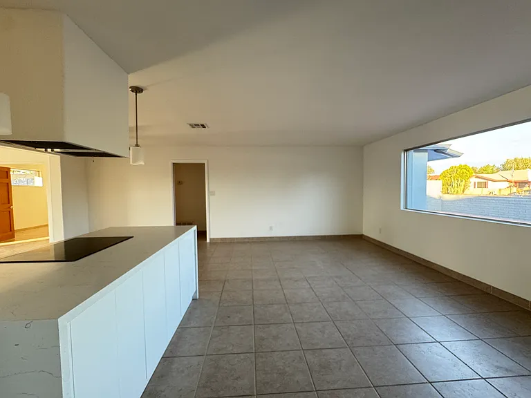 644 E La Jolla Dr — Photo 12